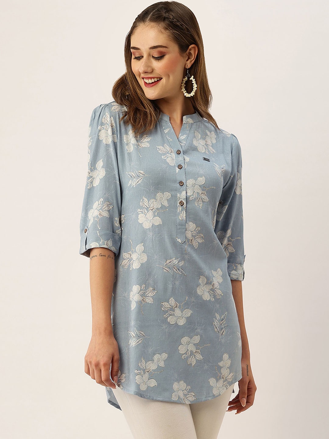 

ODETTE Women Floral Printed Flared Sleeves Thread Work Kurta, Blue
