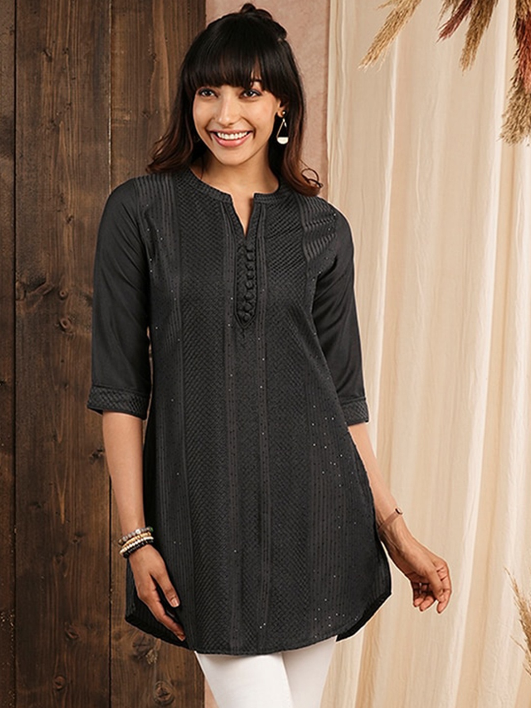 

ODETTE Women Striped Thread Work Chanderi Silk Kurta, Grey
