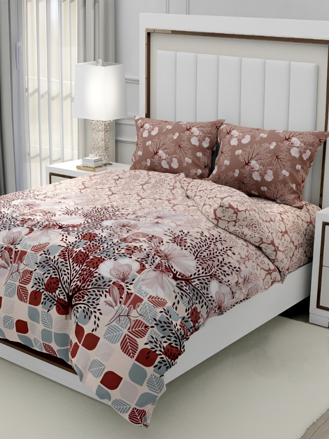 

Signature Peach-Coloured & Brown Floral 160 TC King Bedsheet with 2 Pillow Covers