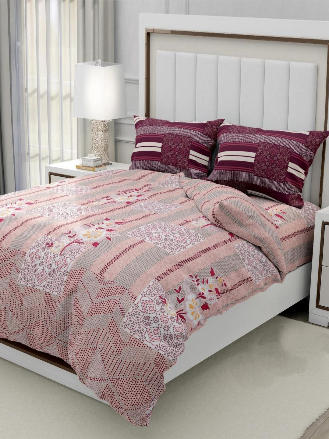 

Signature Pink & White Floral 160 TC King Bedsheet with 2 Pillow Covers