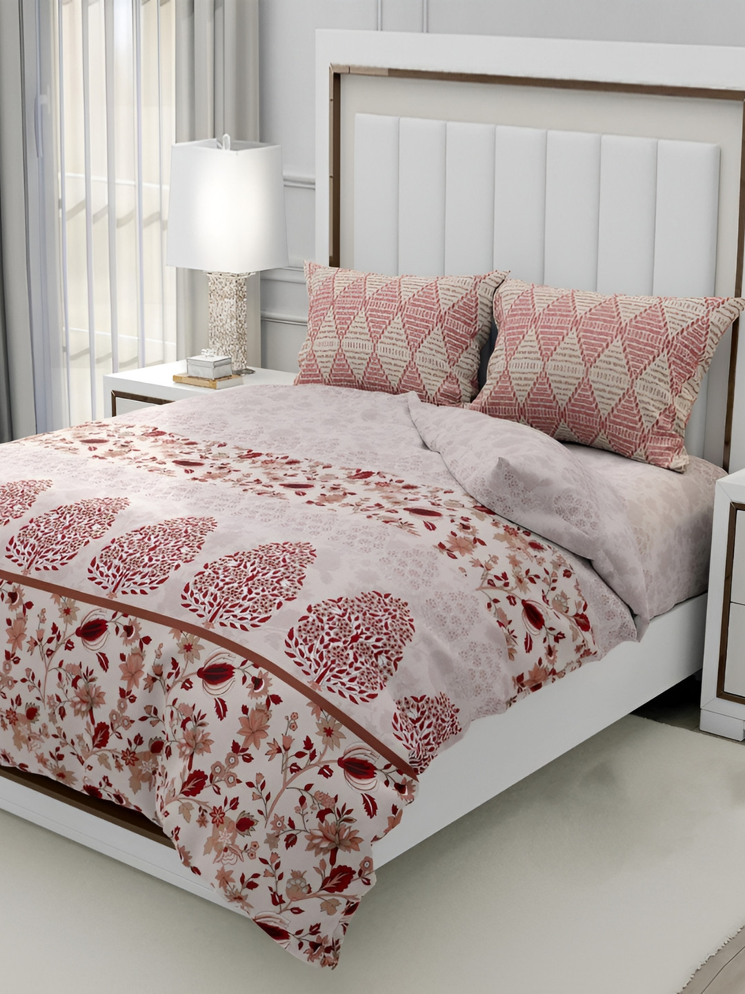 

Signature Red & White Floral 160 TC King Bedsheet with 2 Pillow Covers