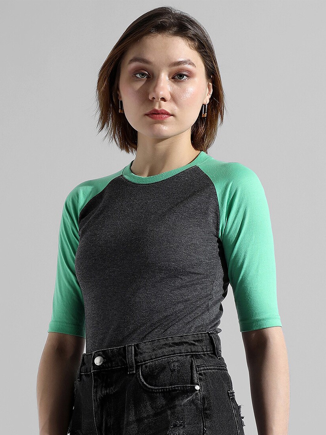 

Campus Sutra Round Neck Raglan Sleeves Regular Cotton Top, Grey