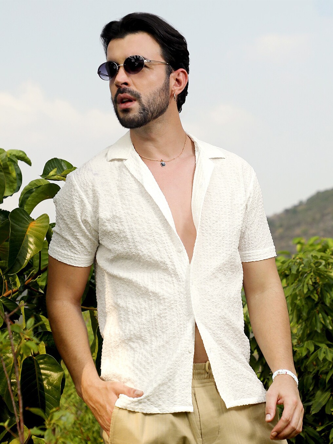 

Campus Sutra Classic Textured Printed Casual Shirt, White