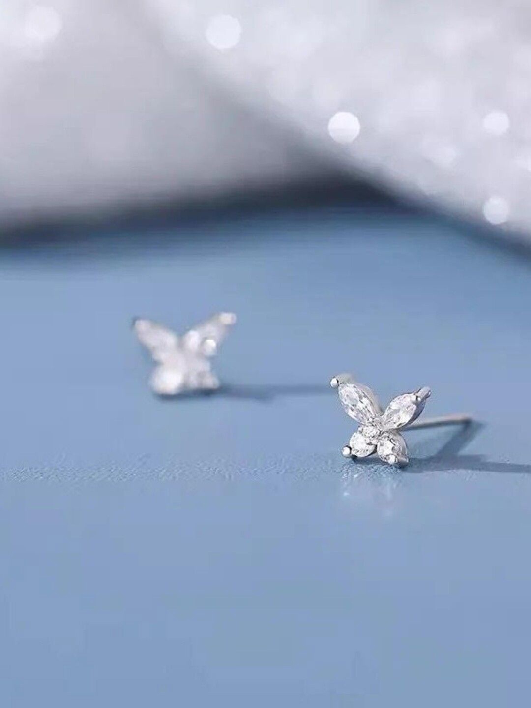 

Silverfied Contemporary Studs Earrings, Silver