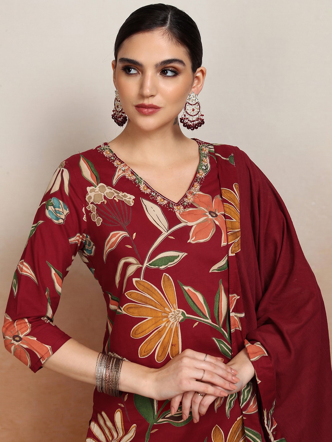

Vishudh Women Floral Printed Regular Pure Cotton Kurta Trousers & Dupatta, Maroon