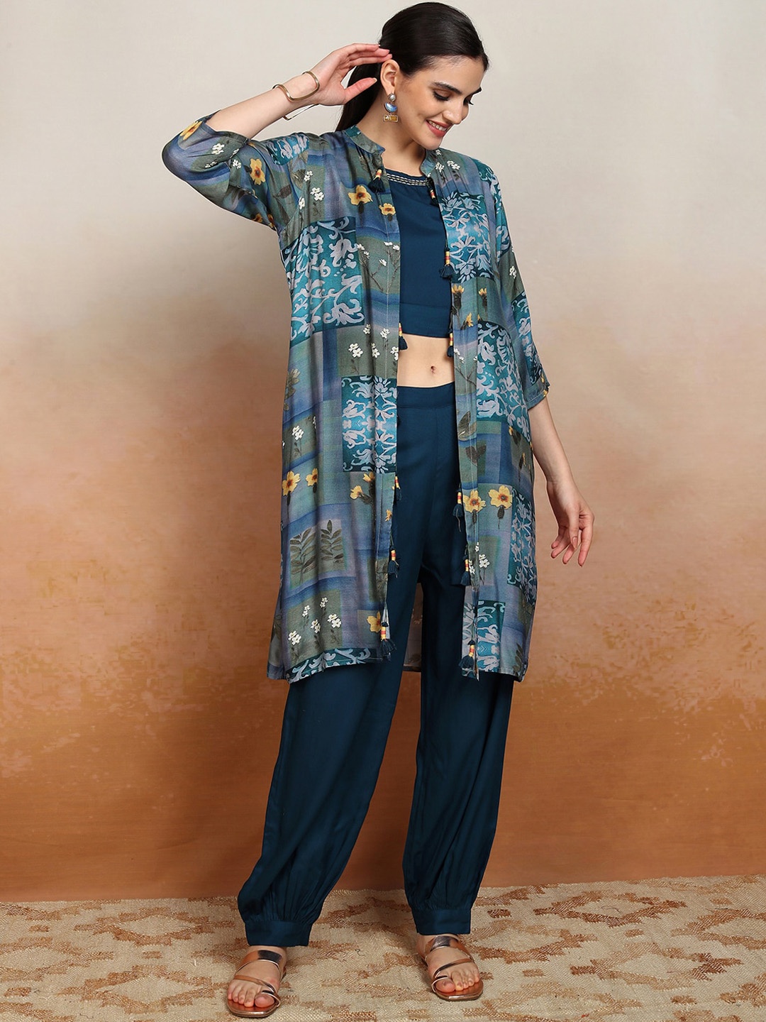 

Vishudh Ethnic Motifs Printed Top With Trouser, Blue