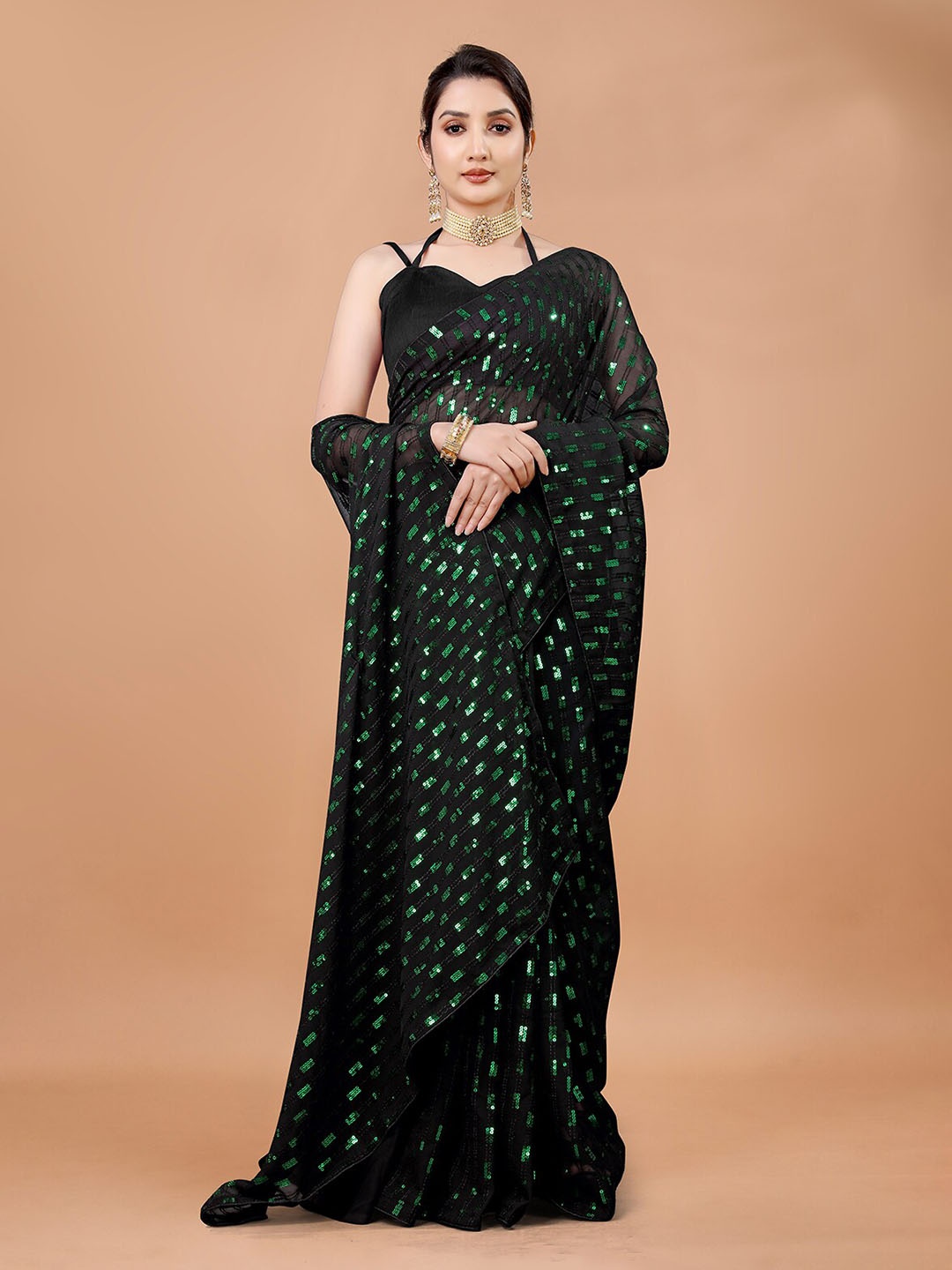

DIVASTRI Women Embellished Sequinned Pure Georgette Party Saree, Black