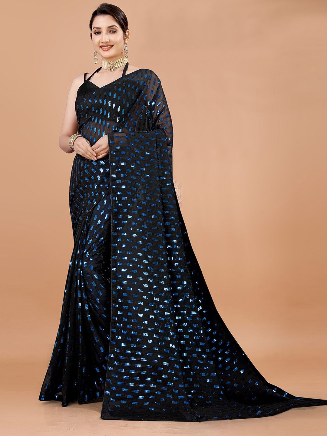 

DIVASTRI Embellished Sequinned Pure Georgette Saree, Black