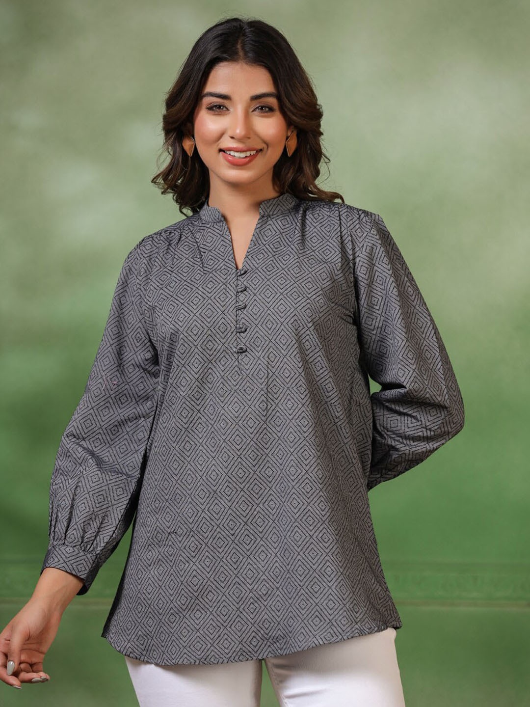 

Sangria Geometric Printed Cotton Tunics, Grey