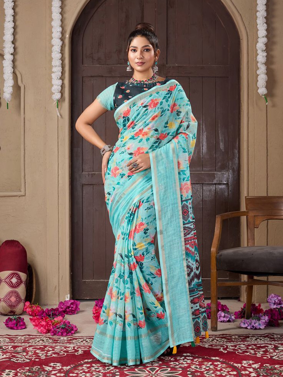 

Fashion FRICKS Floral Zari Silk Cotton Saree, Blue