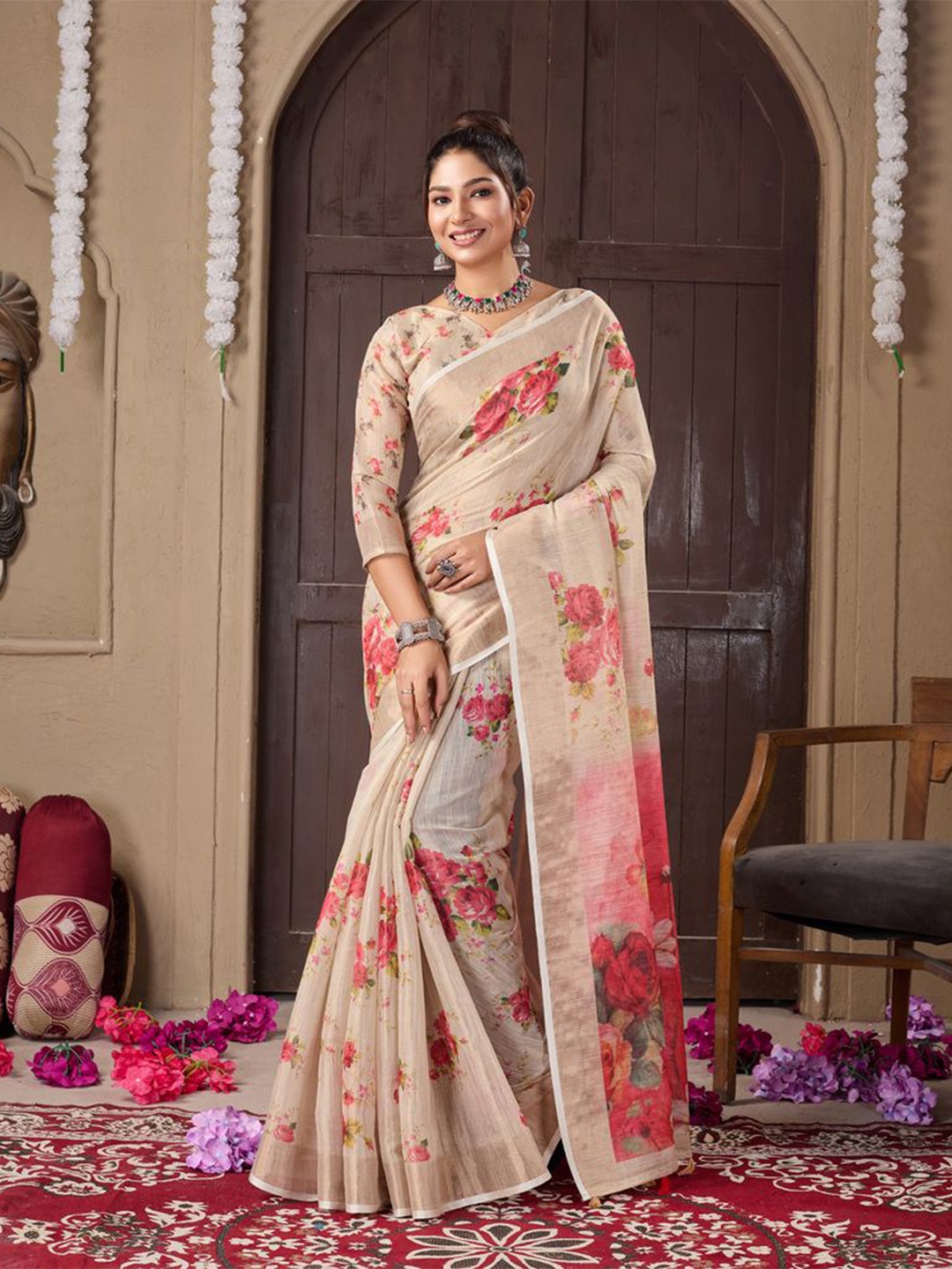 

Fashion FRICKS Floral Zari Silk Cotton Saree, Beige