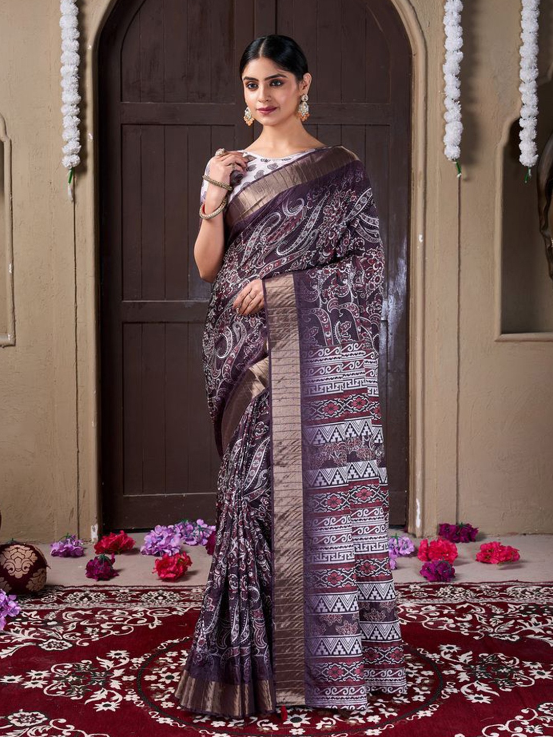 

Fashion FRICKS Floral Zari Silk Cotton Saree, Purple