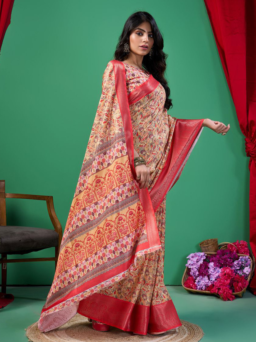 

Fashion FRICKS Floral Silk Cotton Saree, Yellow