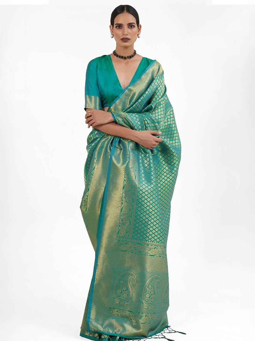 

DEVATITHI Woven Design Zari Silk Blend Kanjeevaram Saree, Green