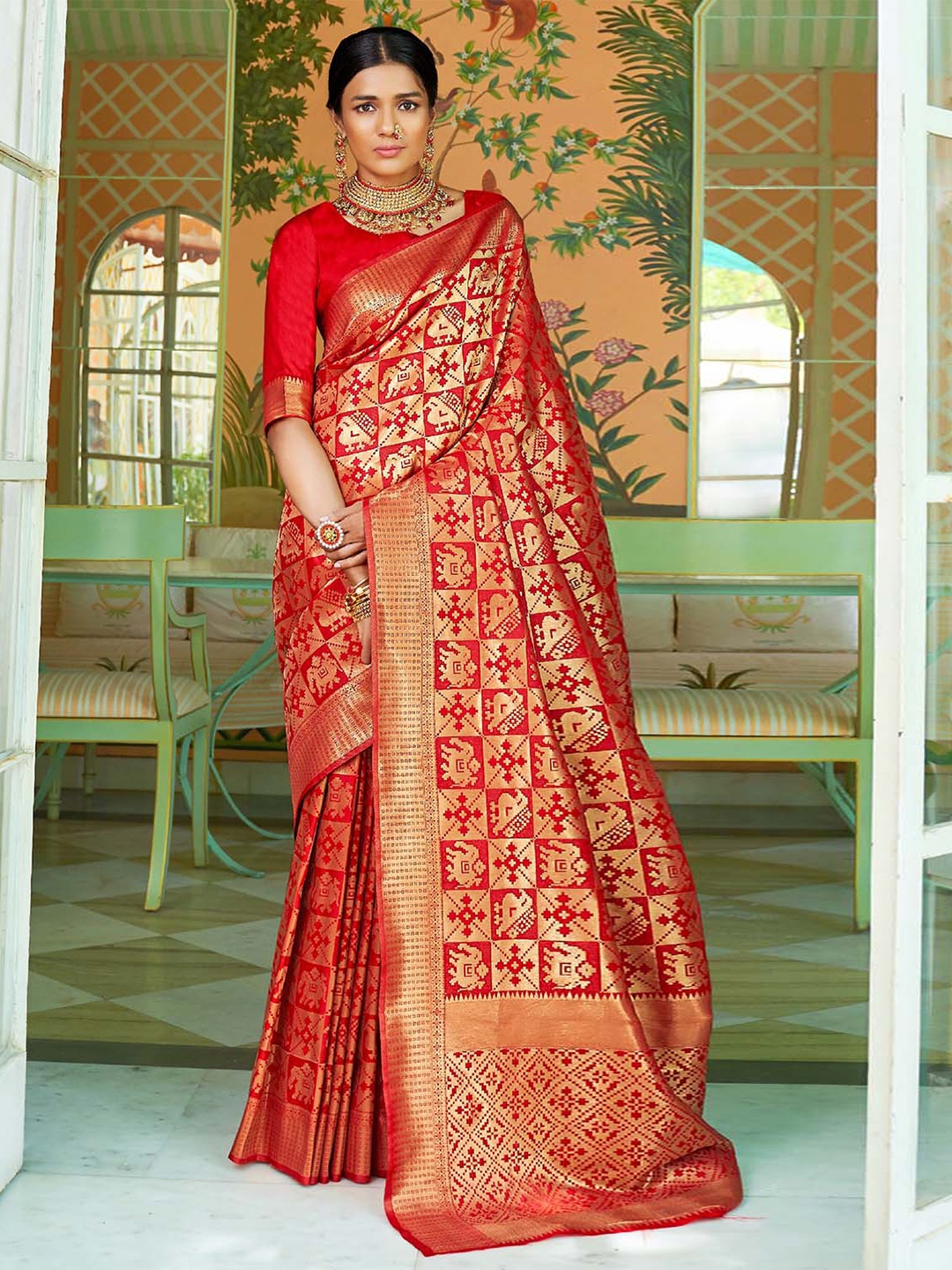 

DEVATITHI Woven Design Zari Silk Blend Banarasi Saree, Red
