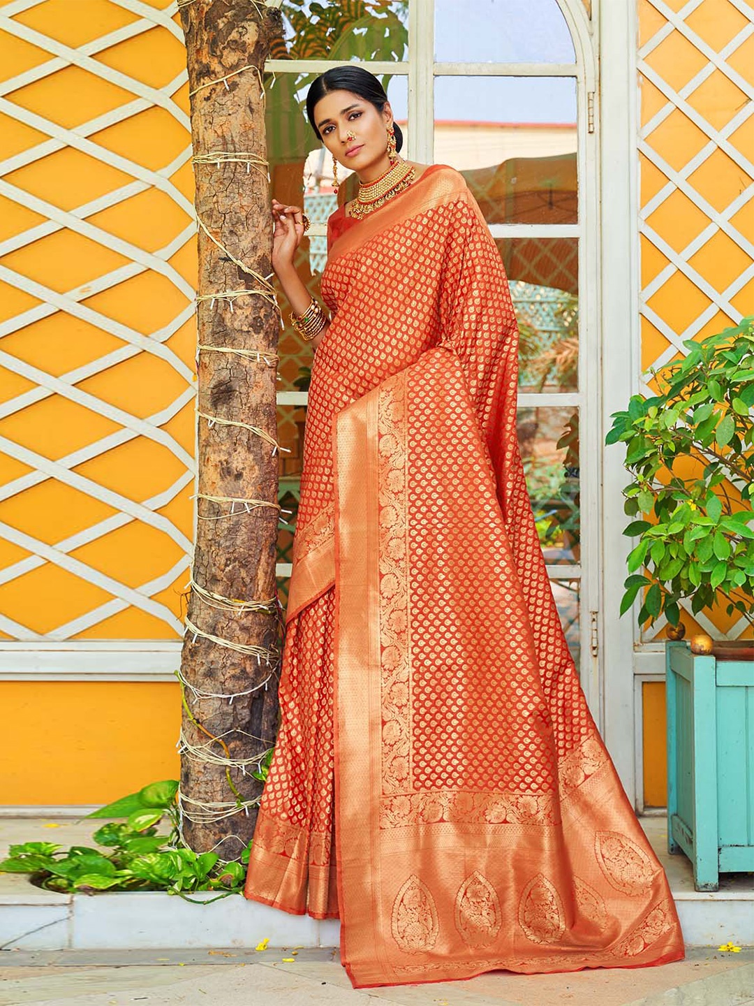 

DEVATITHI Woven Design Zari Silk Blend Banarasi Saree With Blouse Piece, Orange