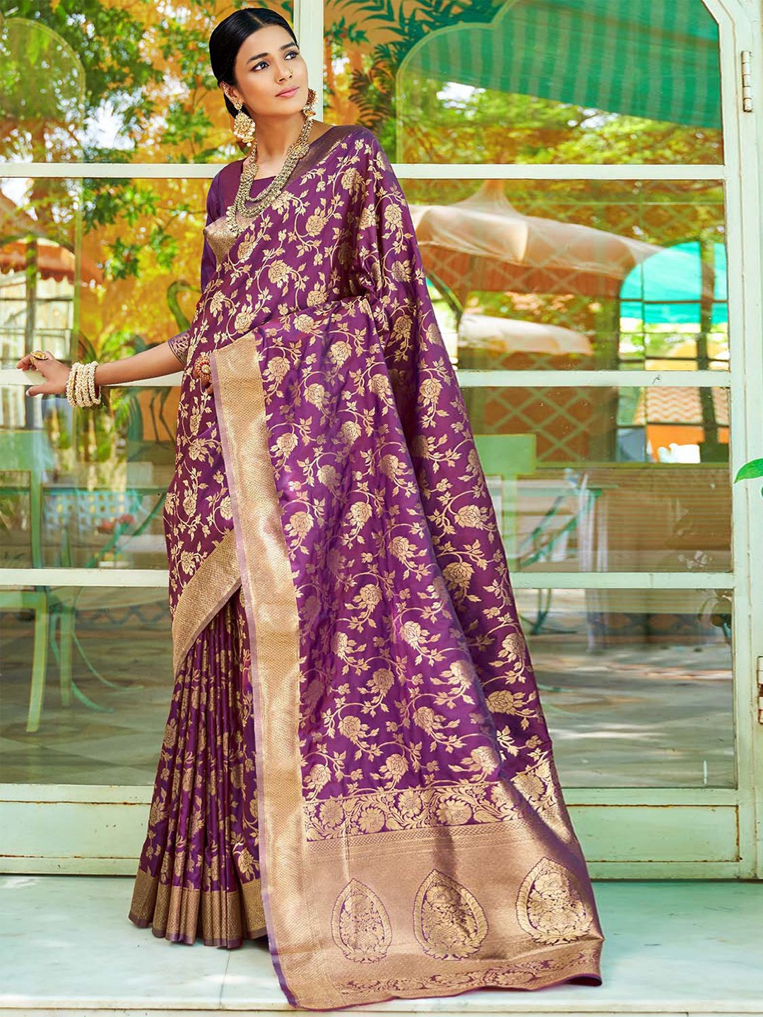 

DEVATITHI Woven Design Zari Silk Blend Banarasi Saree, Purple