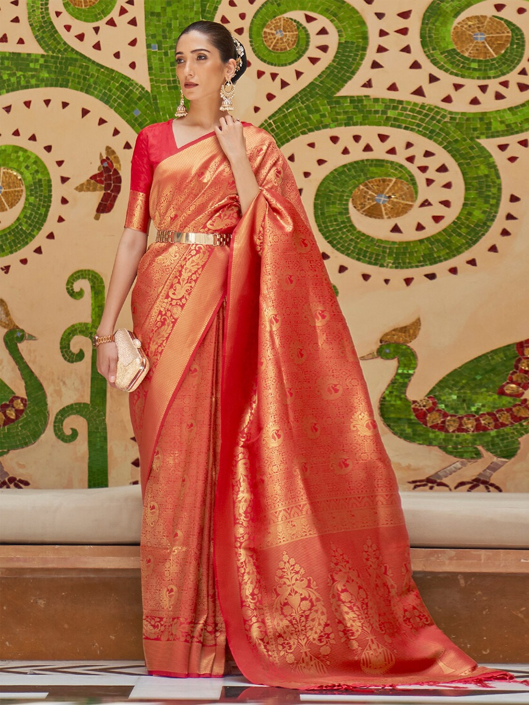 

DEVATITHI Woven Design Zari Silk Blend Kanjeevaram Saree With Blouse Piece, Red
