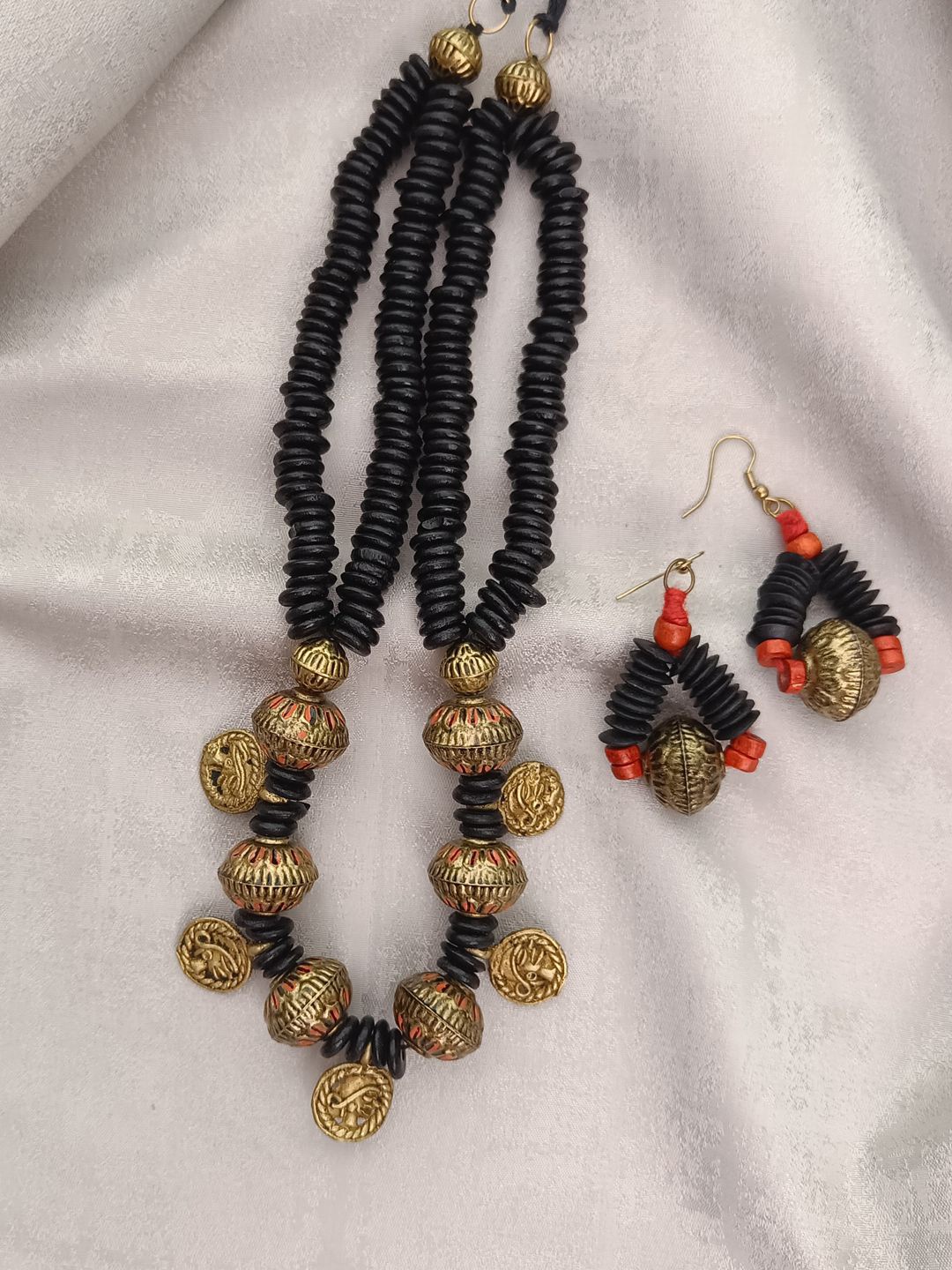 

VarEesha Beaded Dhokra Coins Jewellery Set, Black