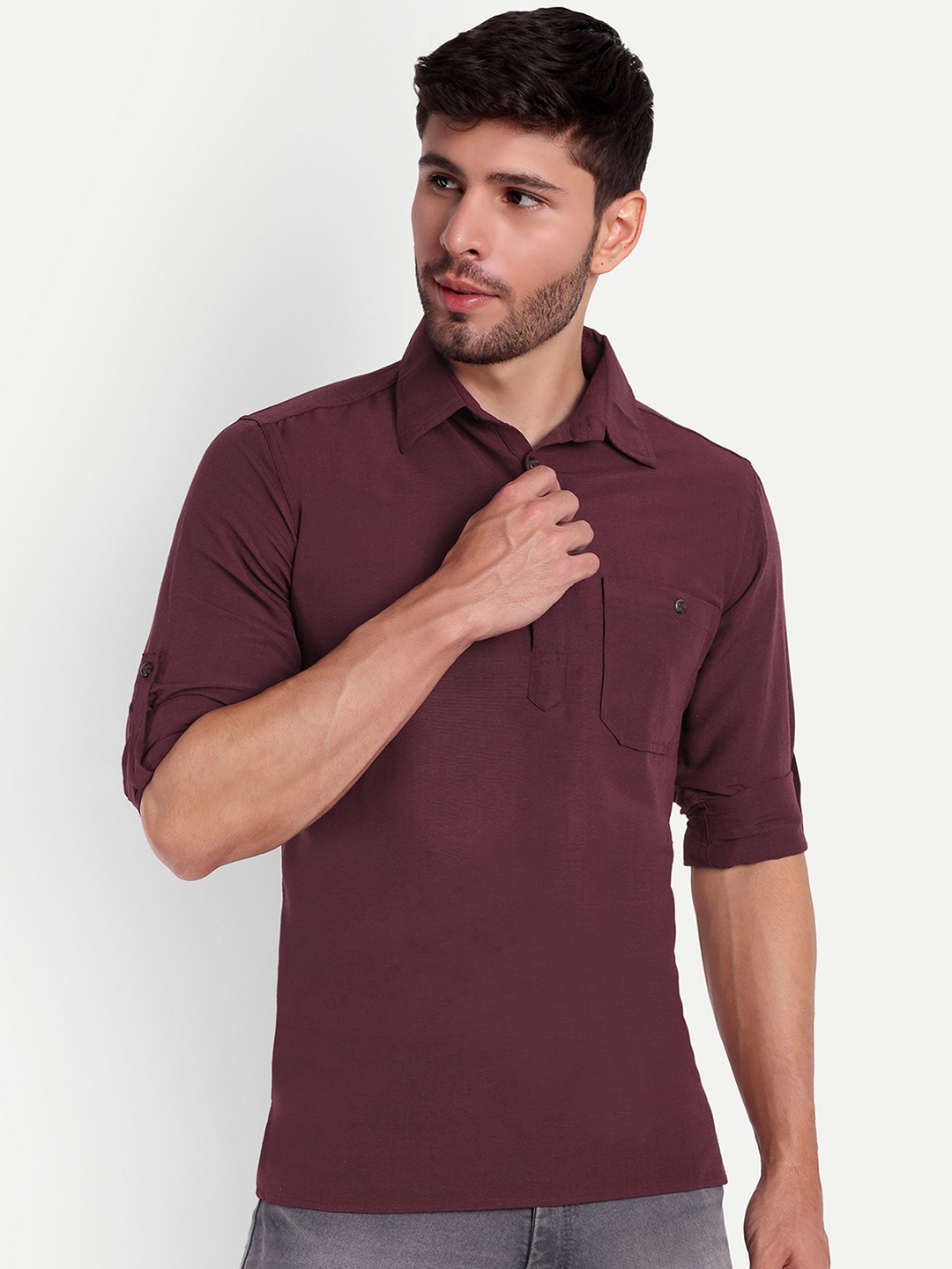 

Springberry Men Thread Work Handloom Kurta, Maroon