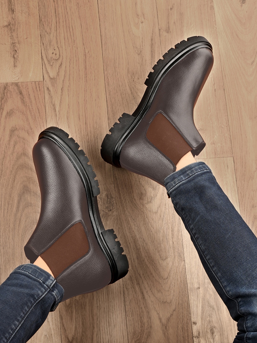 

AfroJack Men Textured Casual Chunky Boots, Brown