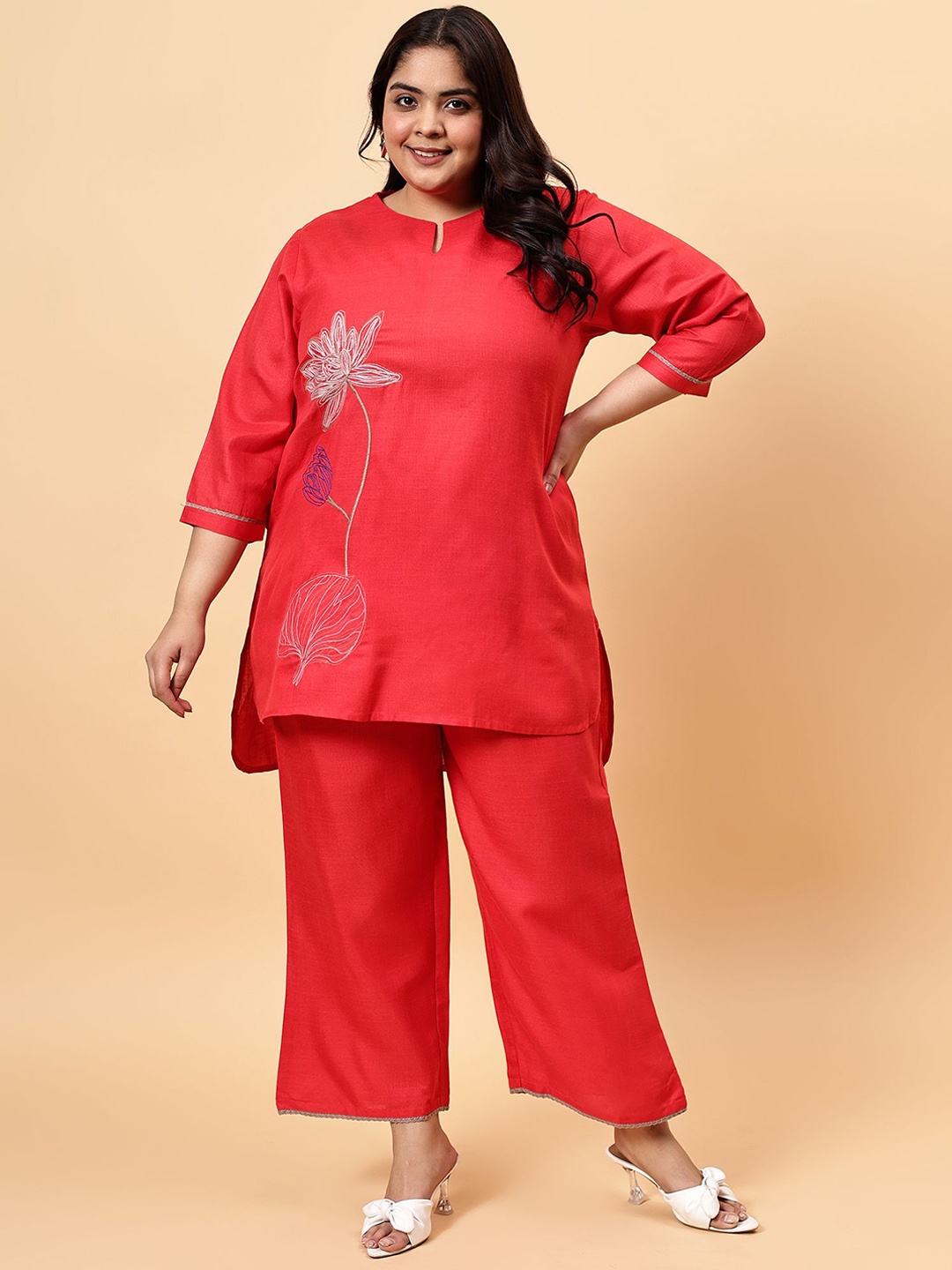 

Bani Embroidered Round-Neck Tunic With Flared Trousers Co-Ords, Red