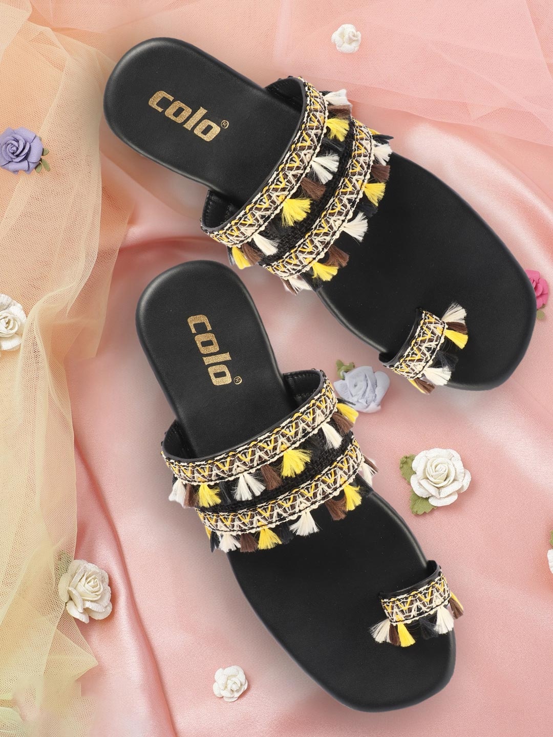 

Colo Women Open Toe Flats, Black