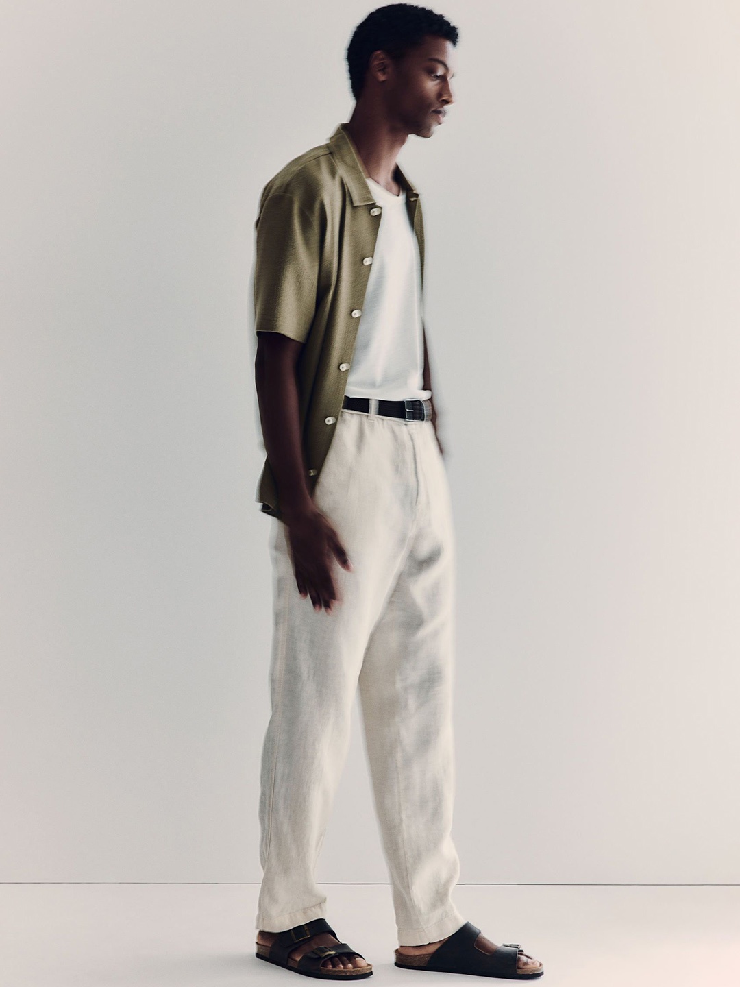 

H&M Men Regular Fit Linen Trousers, Beige