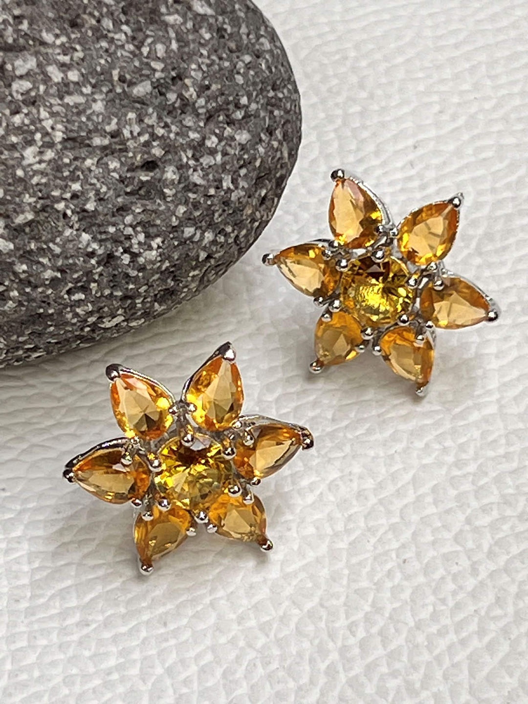 

Prettilicious Contemporary Studs Earrings, Yellow