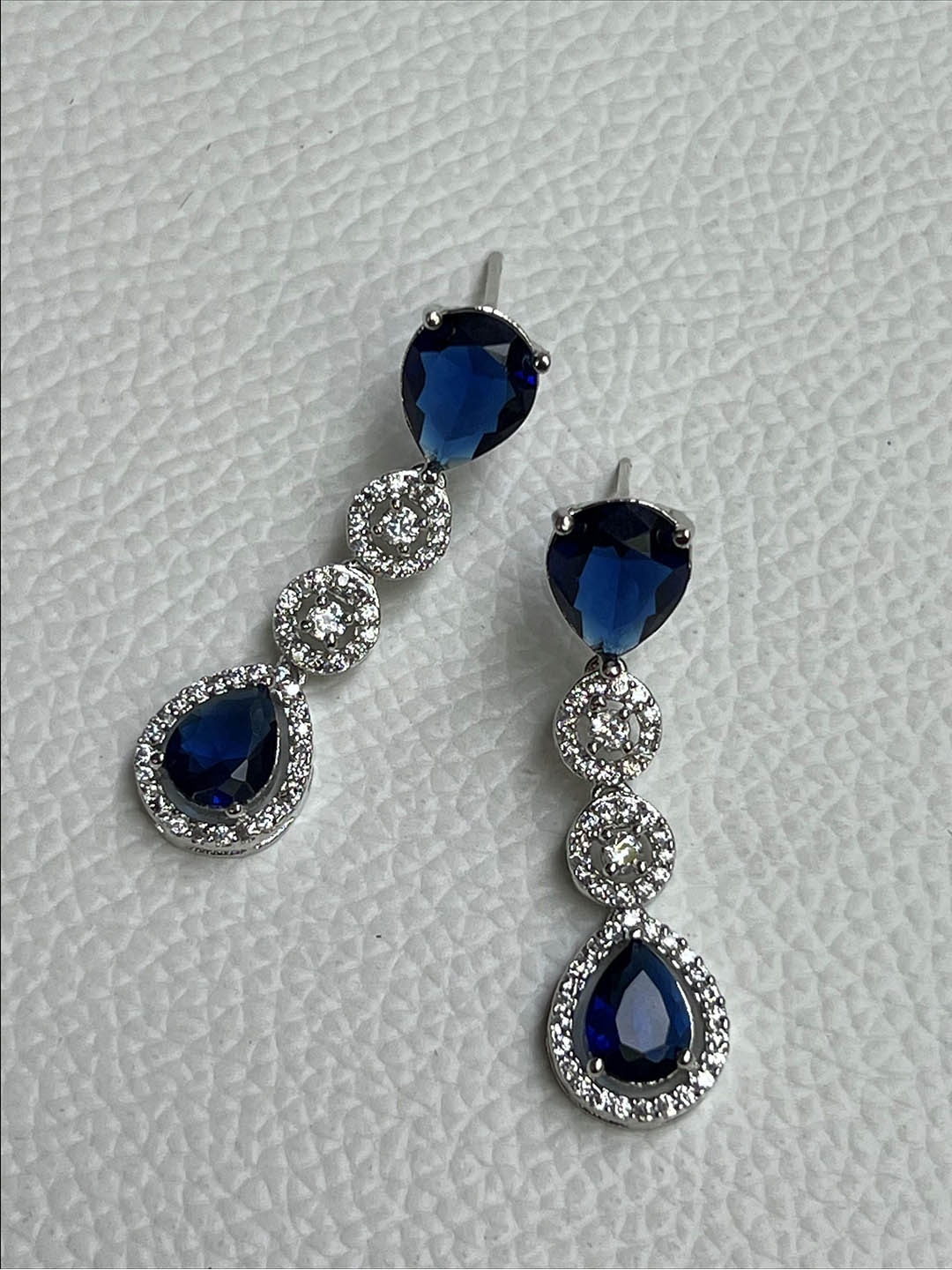 

Prettilicious Contemporary Studs Earrings, Blue