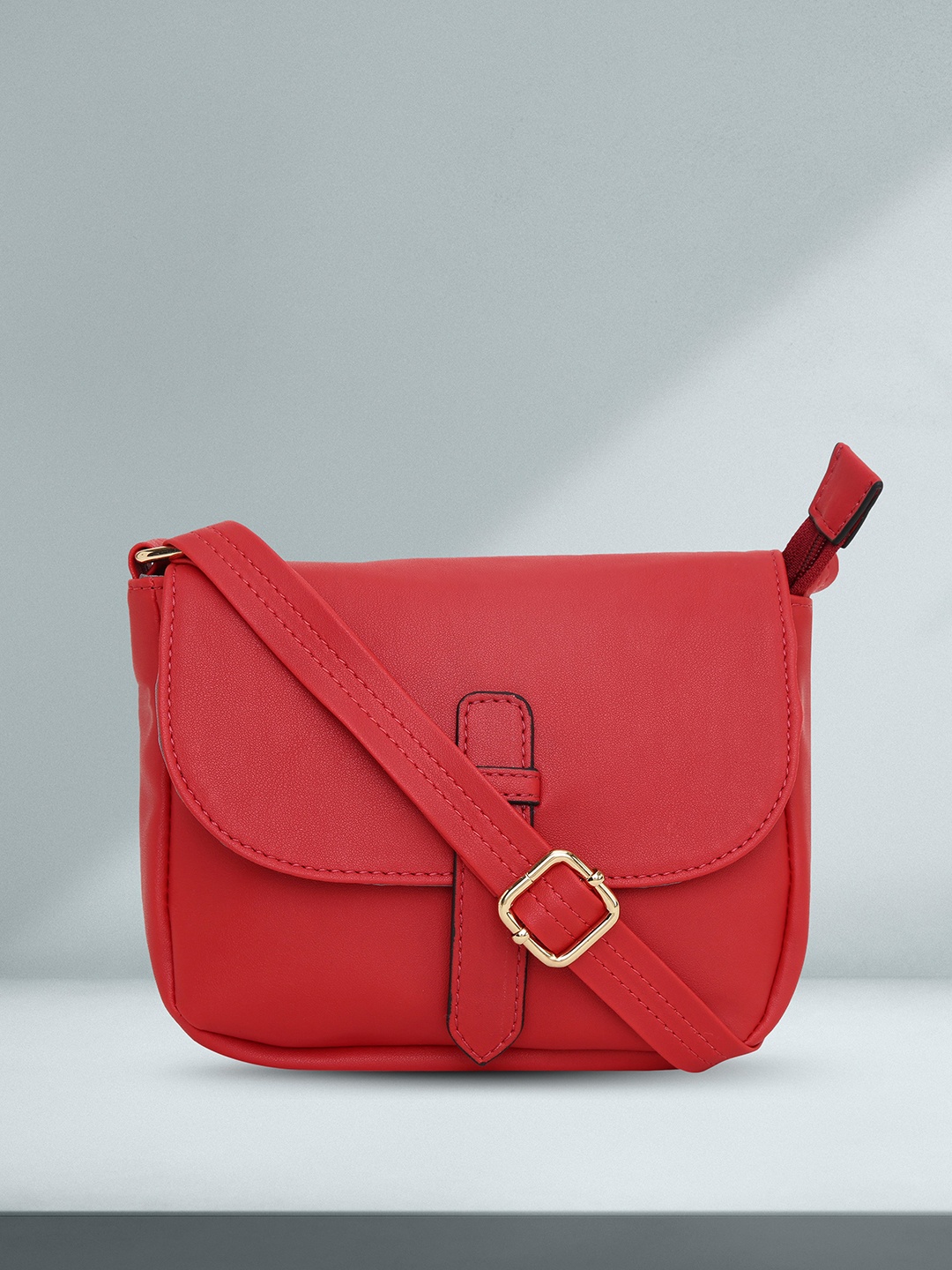 

Mast & Harbour Structured Sling Bag, Red