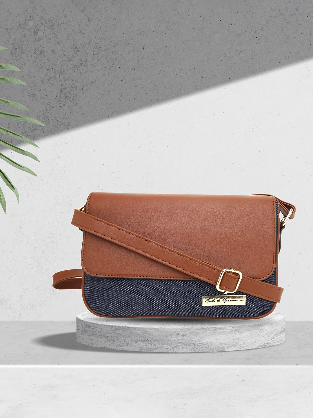 

Mast & Harbour Structured Sling Bag, Navy blue
