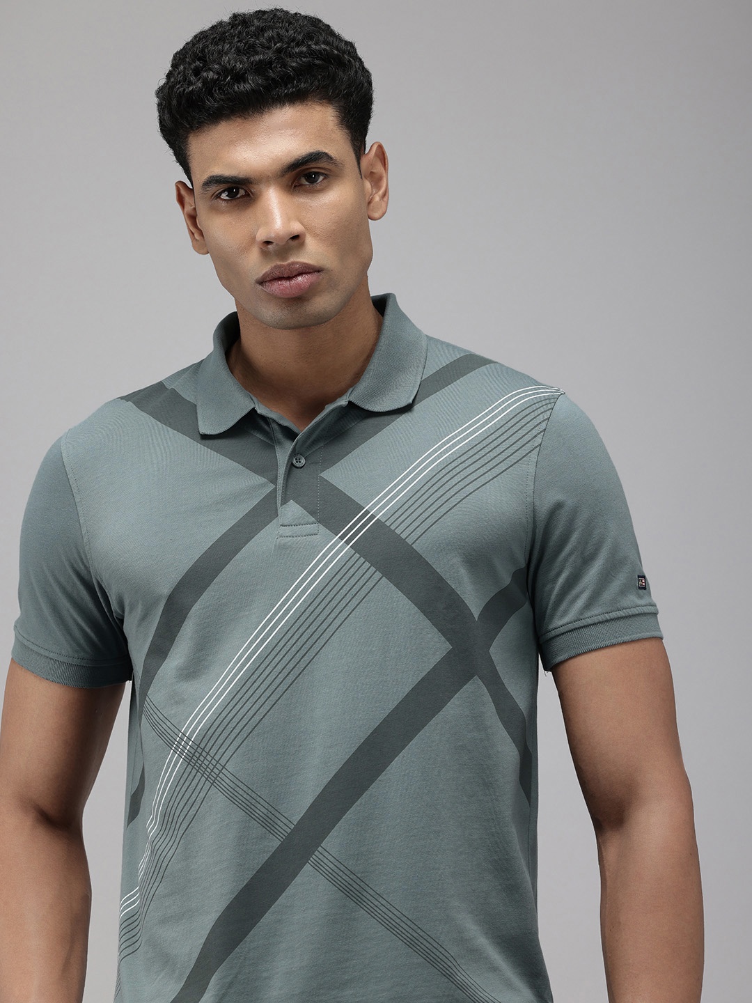 

Arrow Geometric Printed Polo Collar T-shirt, Grey