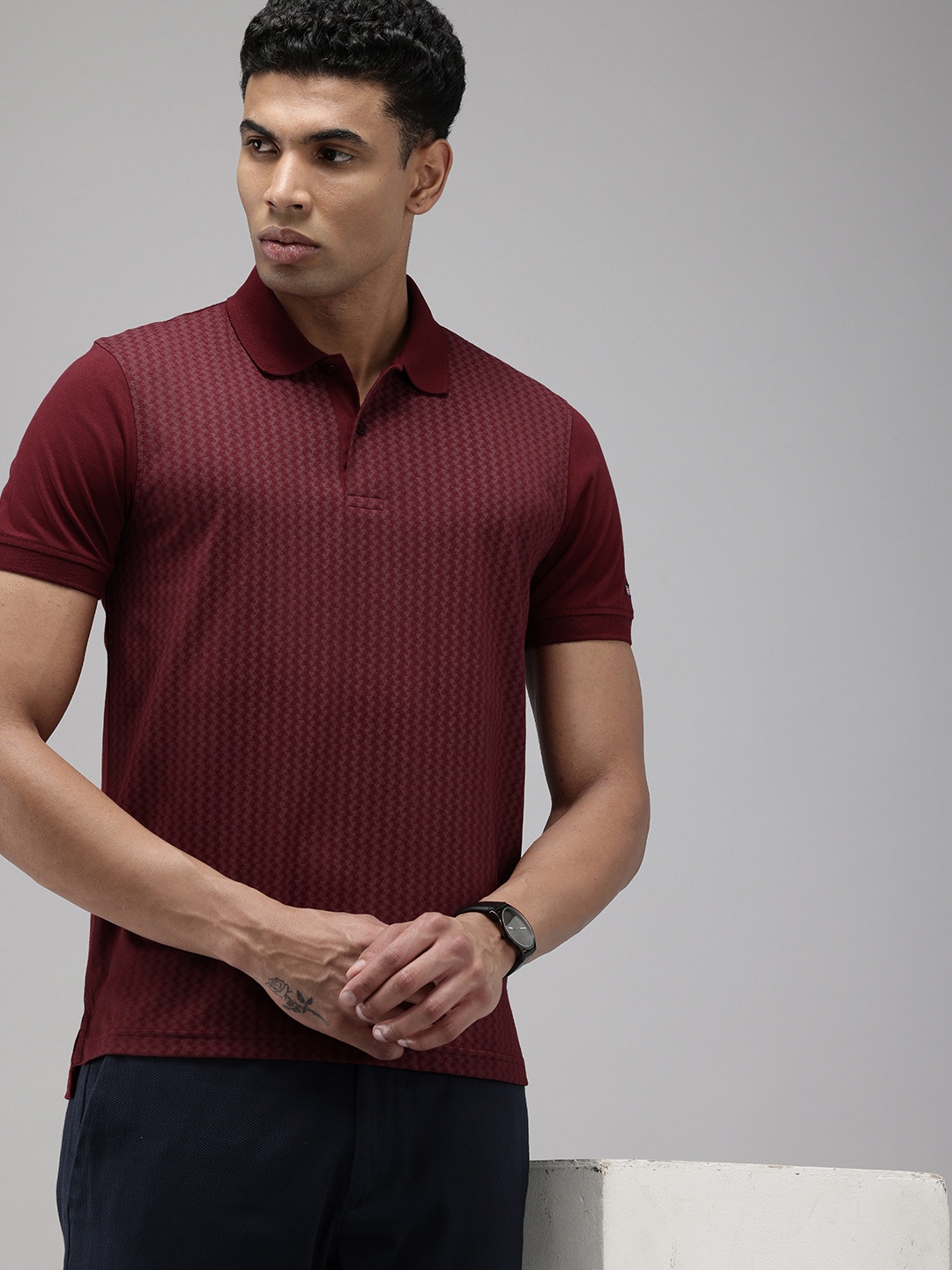 

Arrow Printed Polo Collar T-shirt, Maroon