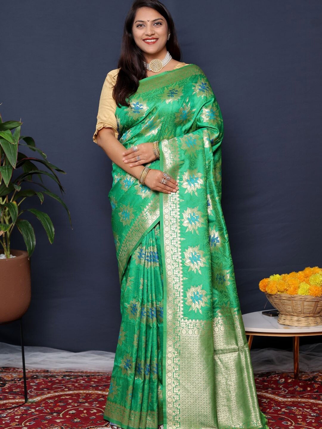

SGF11 Woven Design Zari Art Silk Kanjeevaram Saree, Green