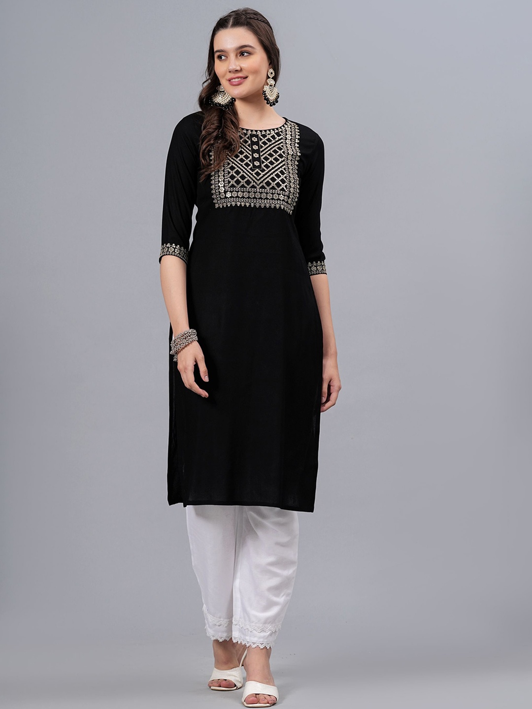 

NEW4U Women Thread Work Kurta, Black