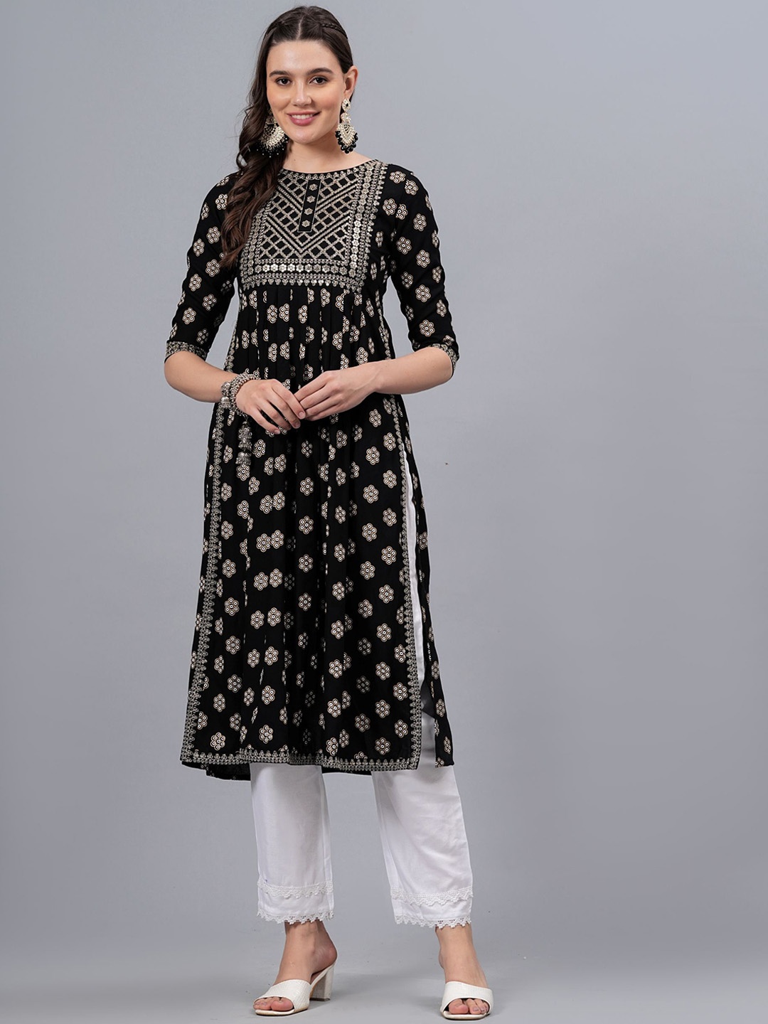 NEW4U Women Ethnic Motifs Printed Mirror Work Floral Kurta, Black