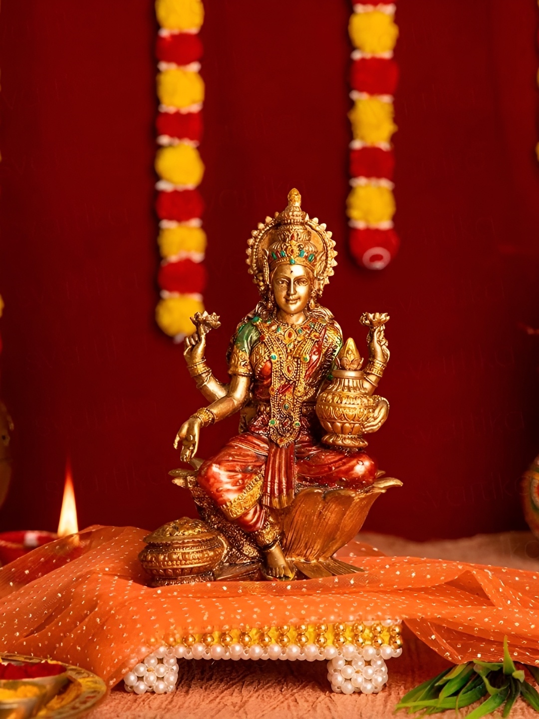 

krishnagallery1 Gold Toned Lord Laxmi Mata Showpiece