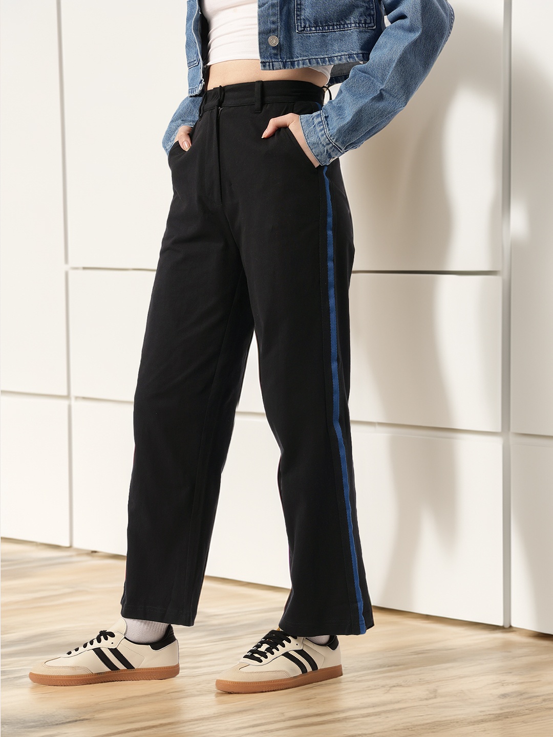 

Women Korean Urban Street Shadows Side Stripes Regular Trousers, Black