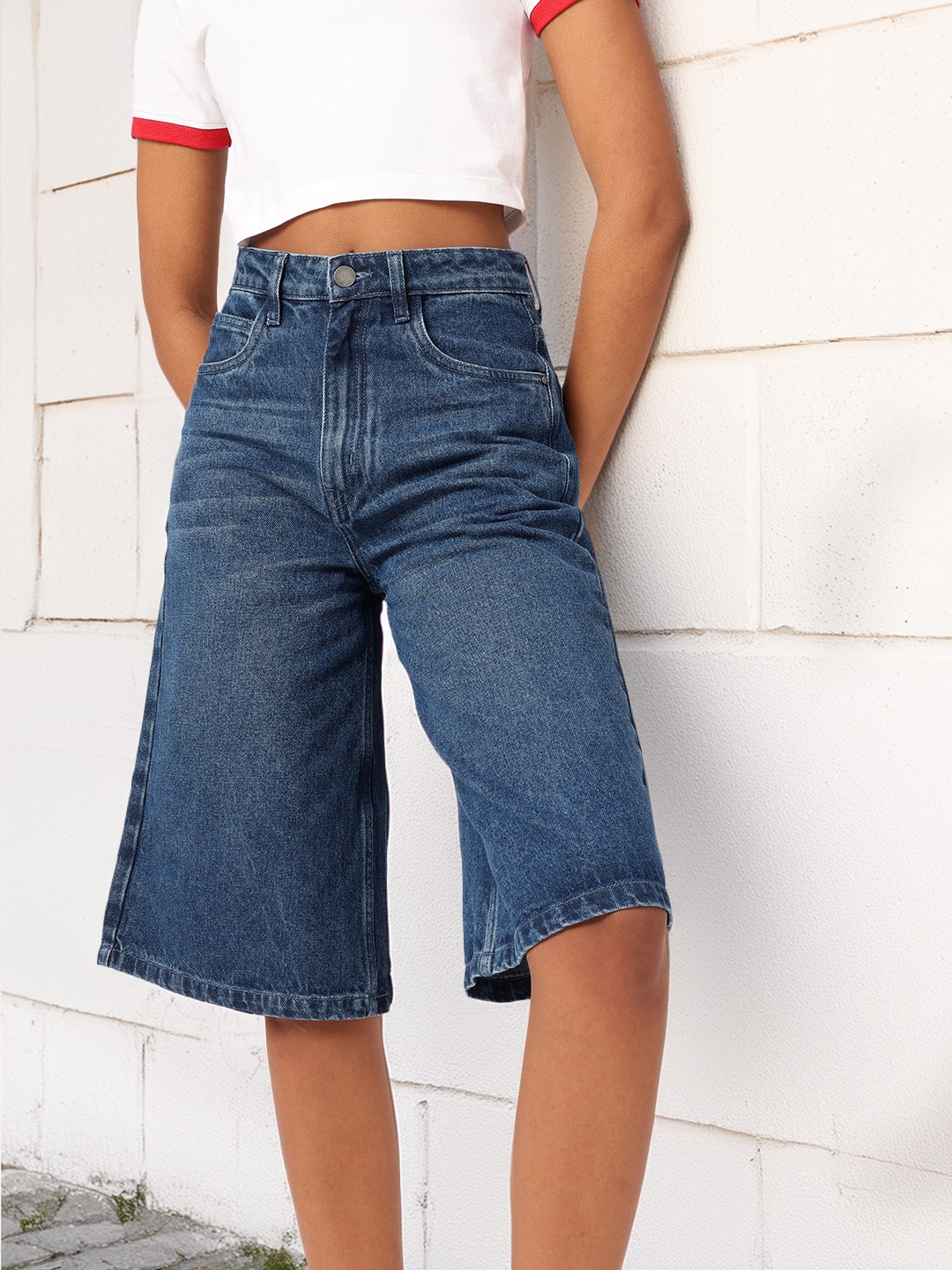 

DressBerry Women Timeless Utility Washed Light Faded Knee Length High Rise Denim Shorts, Blue