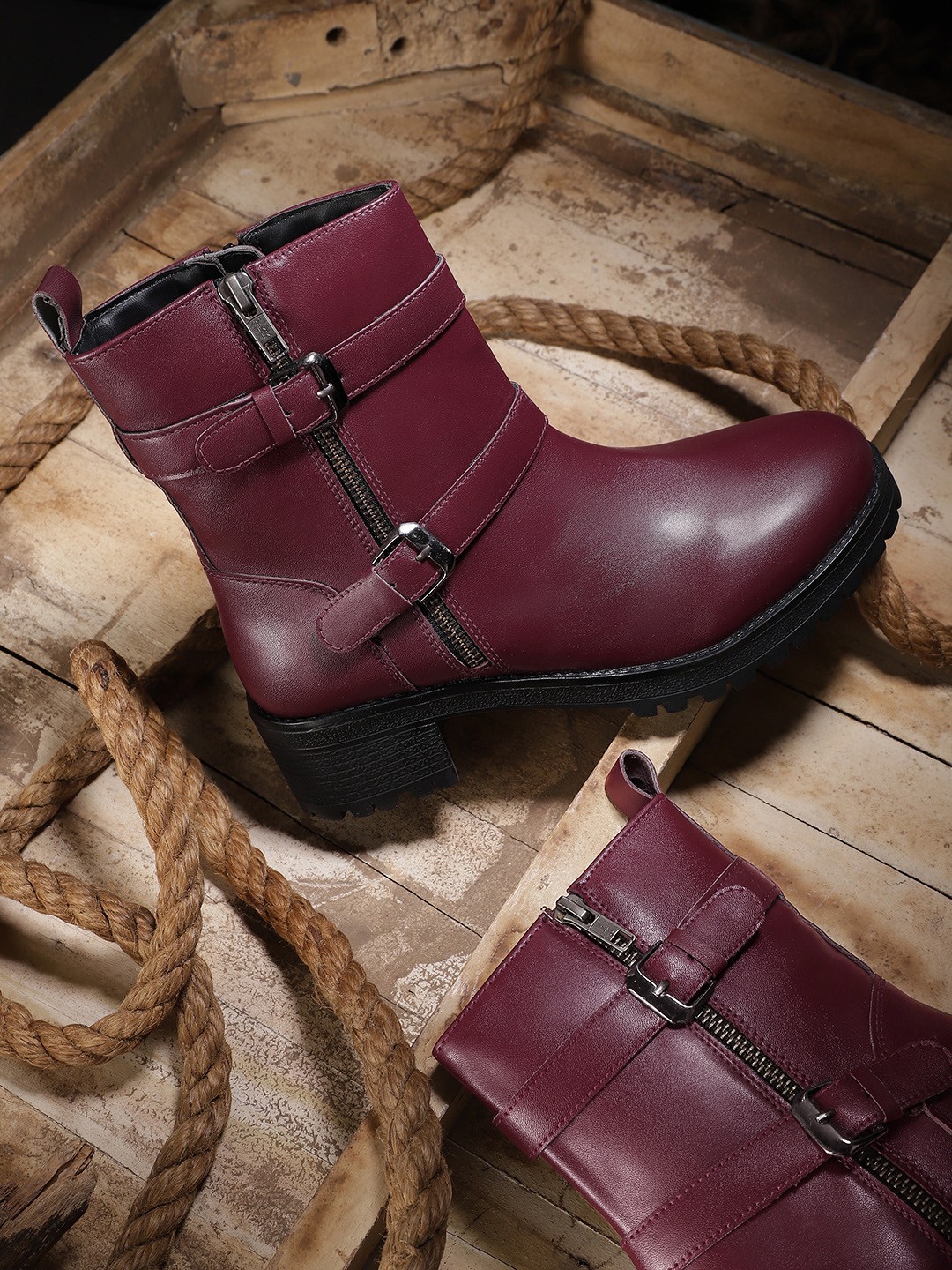 

Roadster The Lifestyle Co. Women Mid Top Regular Boots With Buckle Detail, Burgundy