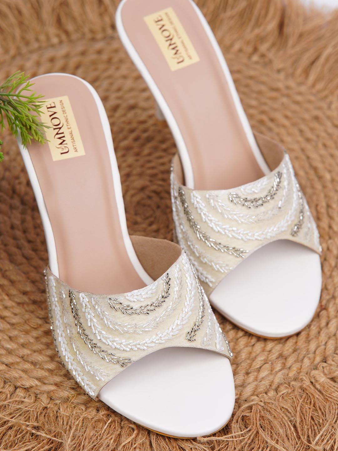 

UMNOVE Embellished Slim Heel Sandals, Cream