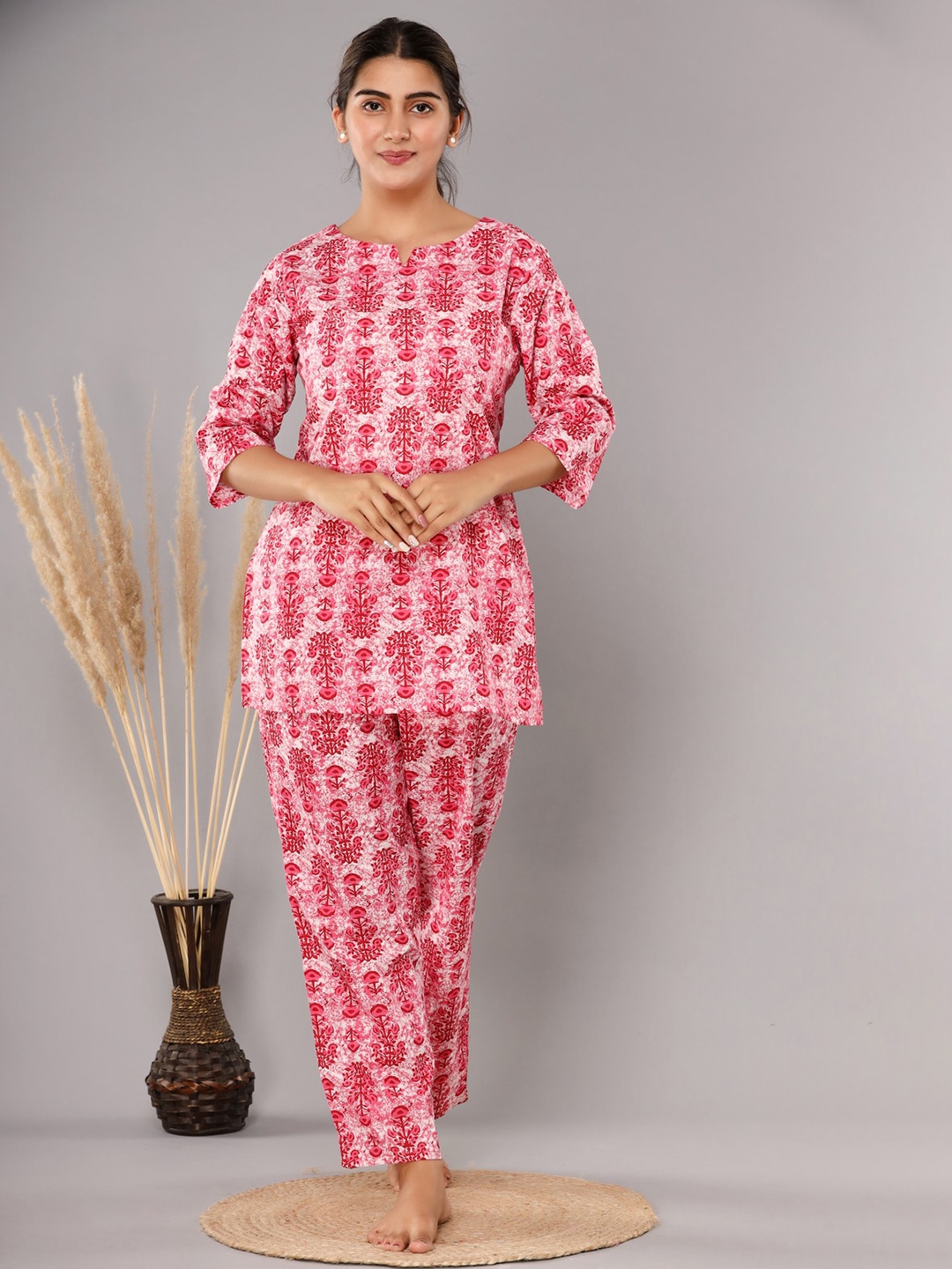 

Krati Creations Women Floral Printed Pure Cotton Night suit, Red