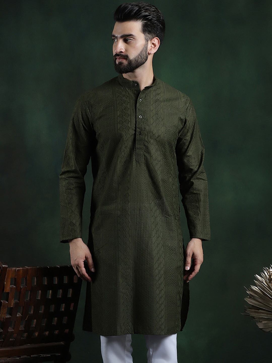 

SOJANYA Ethnic Motifs Embroidered Mandarin Collar Thread Work Cotton Straight Kurta, Green