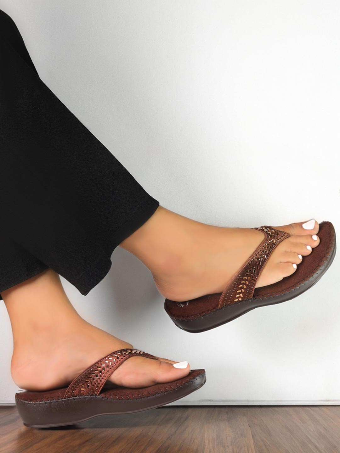 

Monrow Women Comfort Heel Sandals, Brown