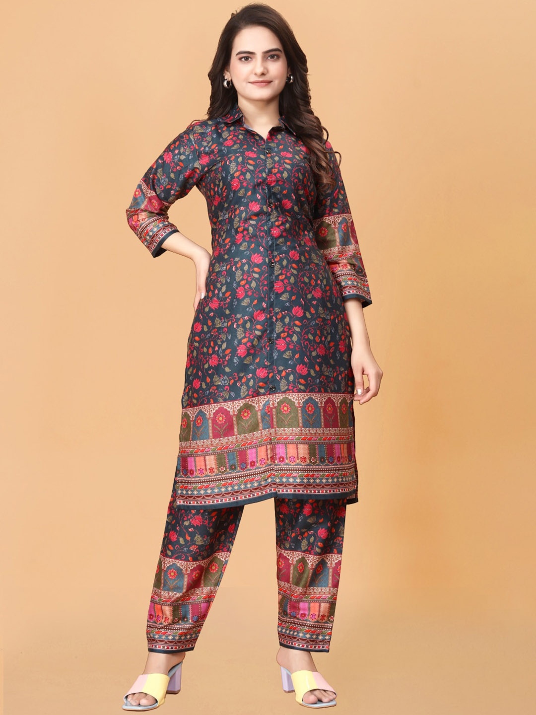 

SANJANA SILK Women Ethnic Motifs Printed Regular Kurta with Trousers, Black