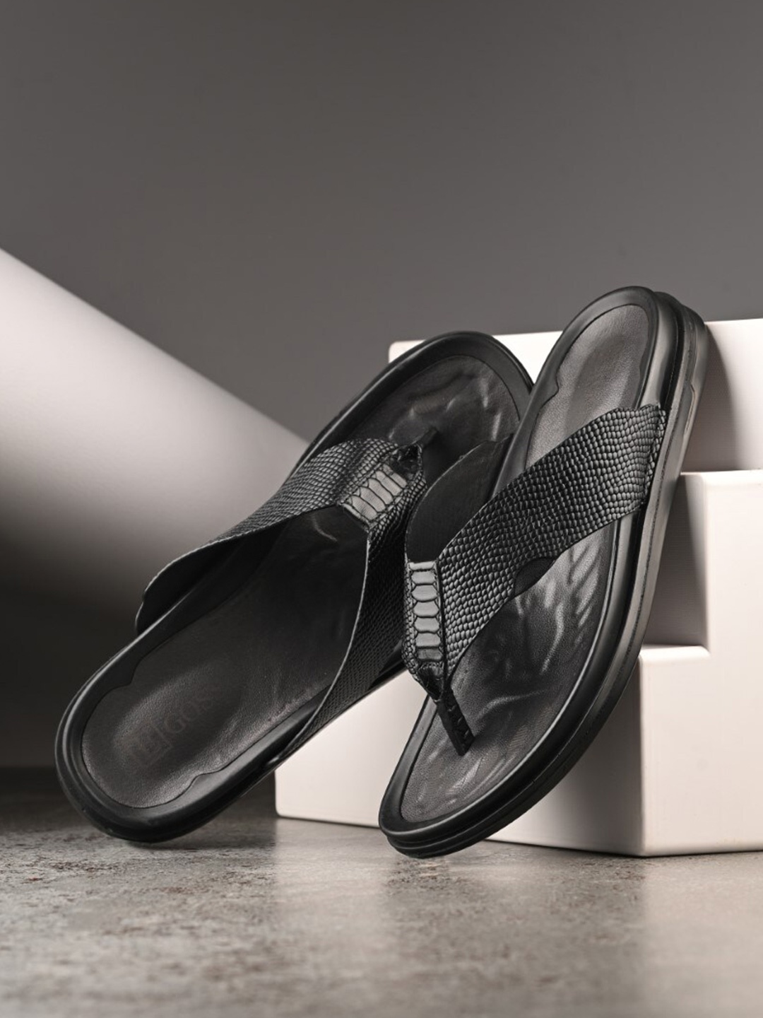 

Egoss Men Self Design Thong Flip-Flops, Black