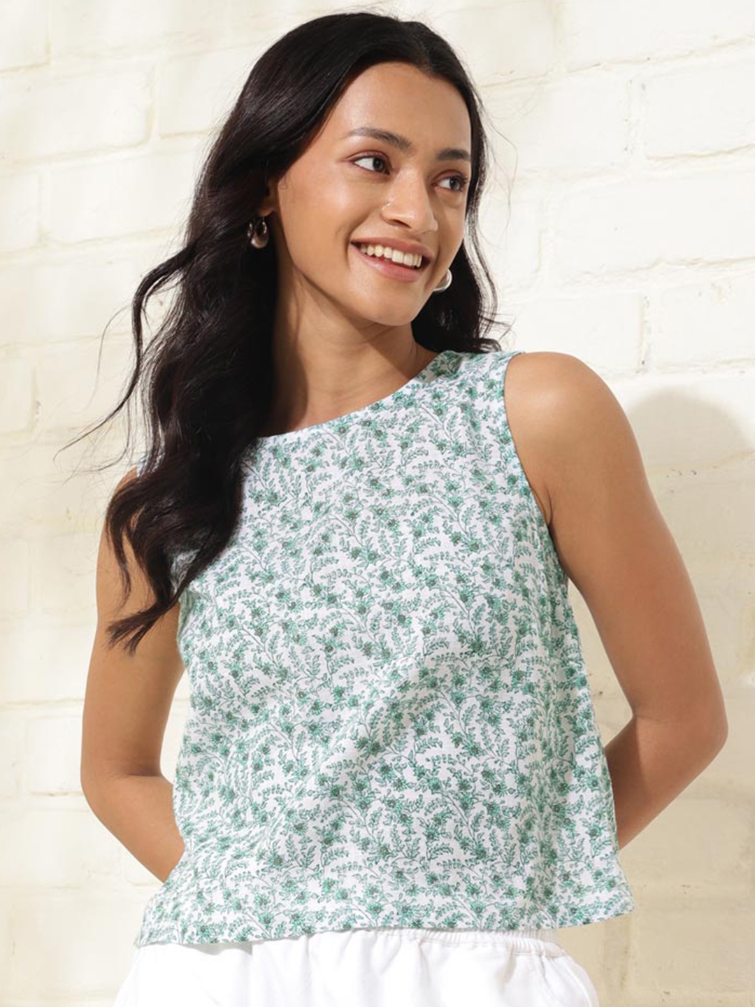 

Fabindia Floral Printed Sleeveless Cotton Top, White
