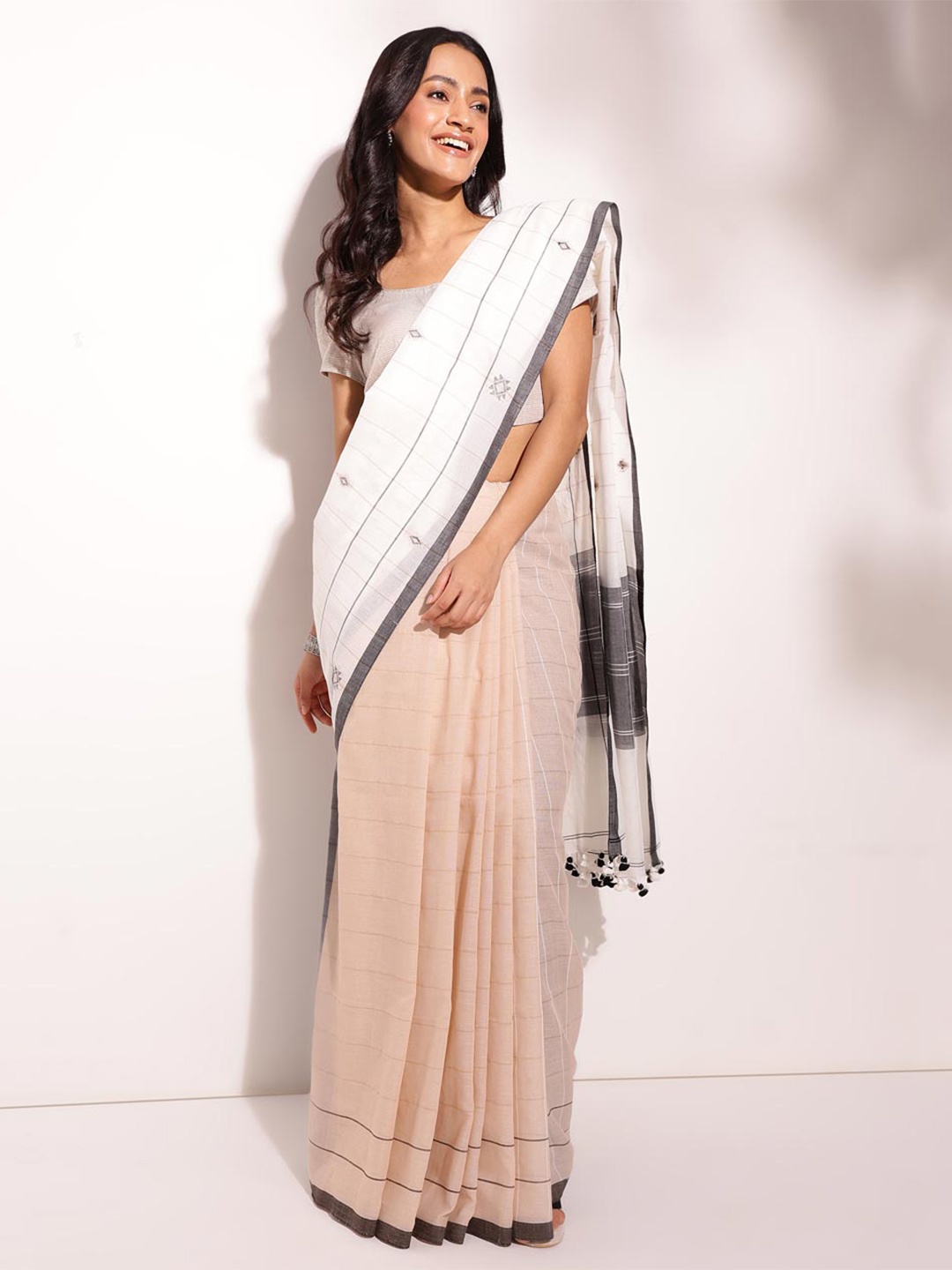 

Fabindia Woven Design Pure Cotton Saree, Beige