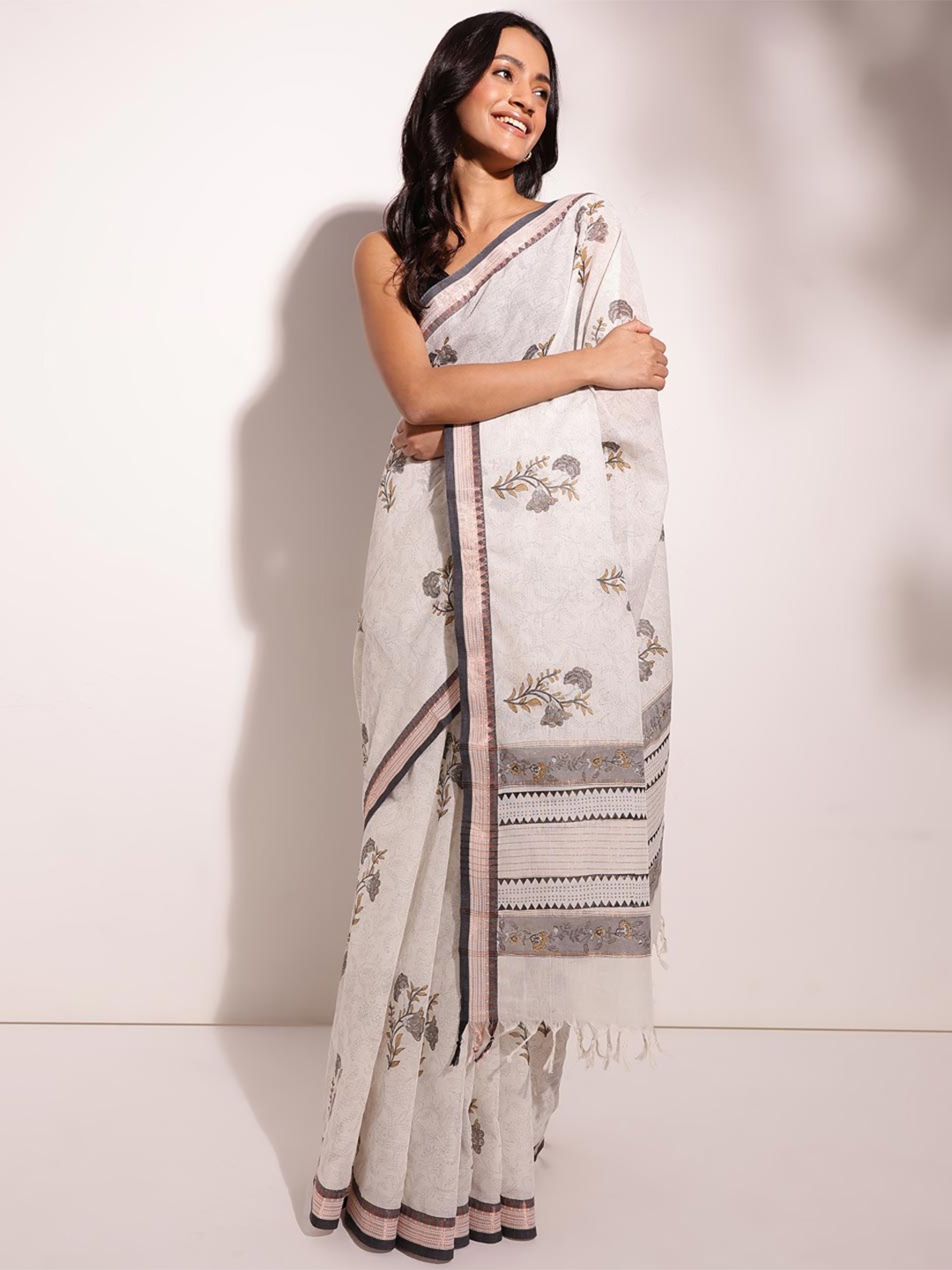 

Fabindia Women Ethnic Motifs Pure Cotton Saree, Grey